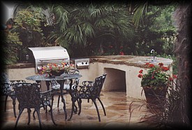 Intimate outdoor kitchen